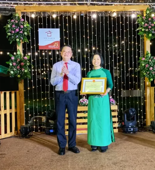 Victoria Cần Thơ Resort nhận Bằng khen của Chủ tịch UBND TP Cần Thơ nhân kỷ niệm 25 năm thành lập