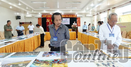 Chấm ảnh Cuộc thi Ảnh nghệ thuật truyền thống TP Cần Thơ