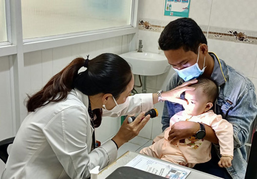 Cách chăm sóc trẻ bị bệnh tay chân miệng