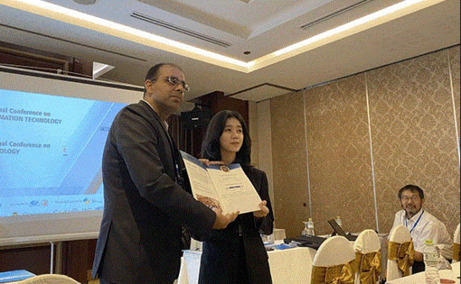 Nữ sinh Cần Thơ nhận Giải thưởng Nữ sinh Khoa học công nghệ Việt Nam năm 2023