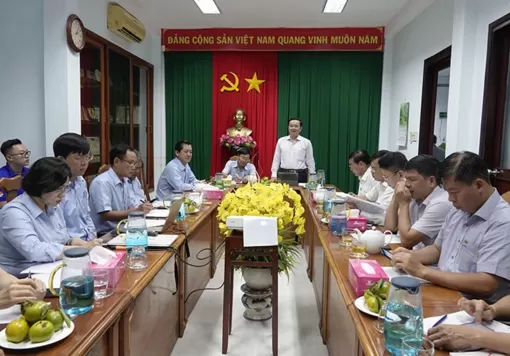 Phát huy dân chủ, phát triển sản xuất, kinh doanh