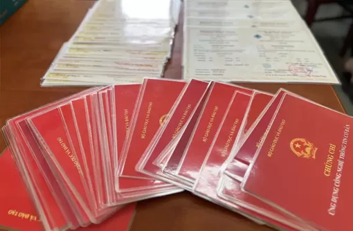 An Giang: Khởi tố thêm 4 đối tượng trong đường dây làm bằng đại học, chứng chỉ giả