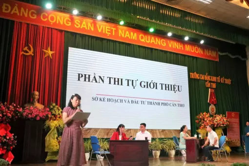 Công chức, viên chức thi tìm hiểu về cải cách hành chính