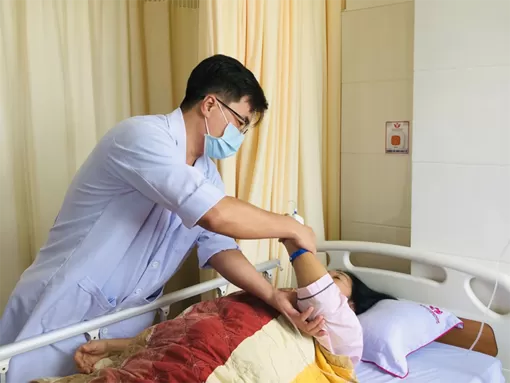 Đặt 1 stent, giải quyết 5 túi phình mạch não