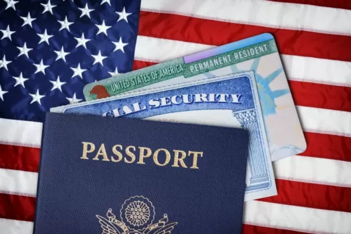 7 điểm khác biệt cần lưu ý giữa Visa làm việc và Thẻ xanh Mỹ