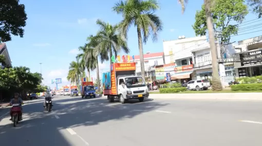Ra quân phát thanh cổ động hưởng ứng Ngày Pháp luật nước Cộng hòa XHCN Việt Nam