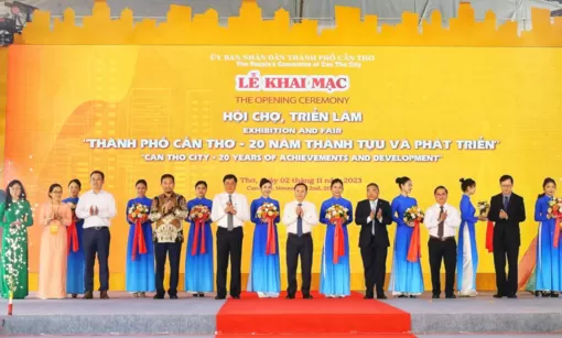 Khai mạc Hội chợ, triển lãm “Thành phố Cần Thơ - 20 năm thành tựu và phát triển”