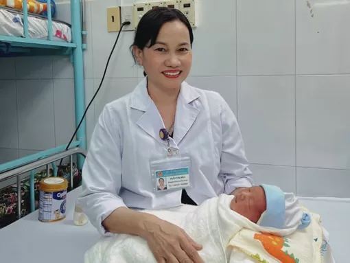 Tìm mẹ bé trai bị bỏ rơi tại Phú Quốc