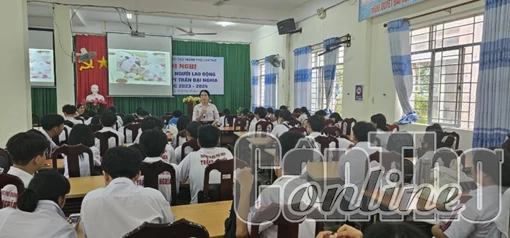 Đưa kiến thức về HIV, viêm gan B và giang mai đến giáo viên, học sinh trung học phổ thông