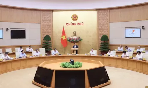 Tiếp tục tập trung tháo gỡ khó khăn cho sản xuất kinh doanh