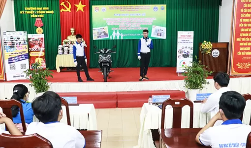 Sinh viên chung sức xây dựng xã hội an toàn giao thông