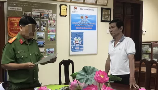 Khởi tố đối tượng làm giả, sử dụng con dấu tài liệu giả của cơ quan tổ chức