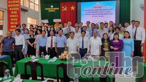 Họp mặt kỷ niệm 78 năm thành lập ngành Nông nghiệp và 20 năm TP Cần Thơ trực thuộc Trung ương