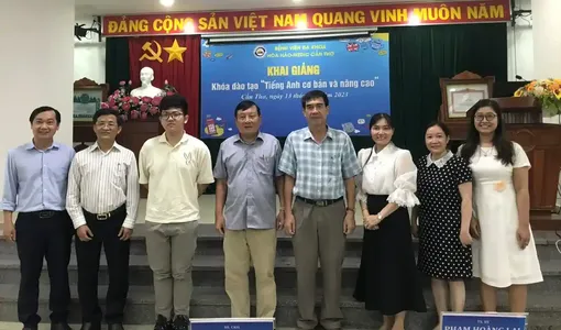Bác sĩ, điều dưỡng Cần Thơ học tiếng Anh