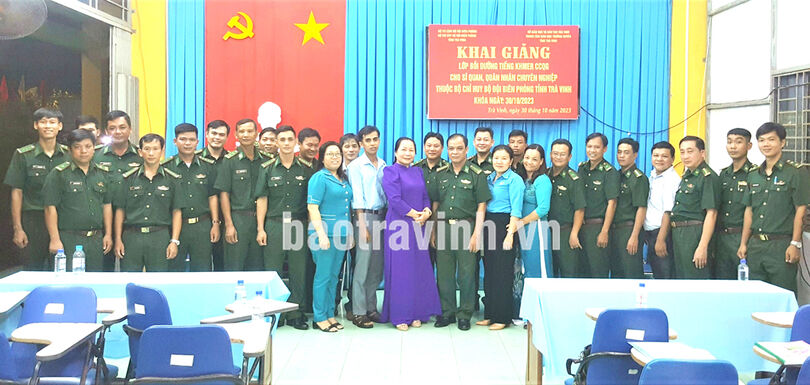 បញ្ជាការដ្ឋានកងទ័ពការពារព្រំដែនខេត្តត្រាវិញ បំប៉នភាសាខ្មែរ