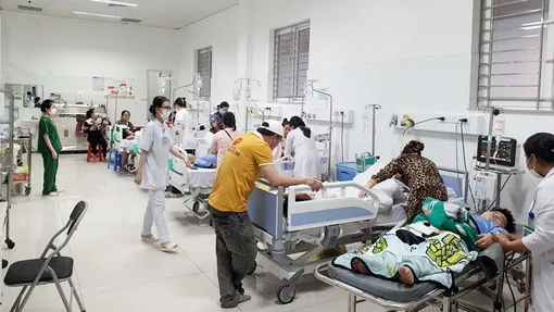 Kiên Giang: Trên 50 em học sinh nhập viện nghi ngộ độc thực phẩm