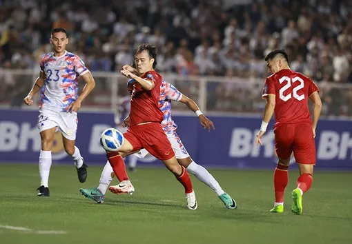 Thắng Philippines 2-0, tuyển Việt Nam khởi đầu thuận lợi