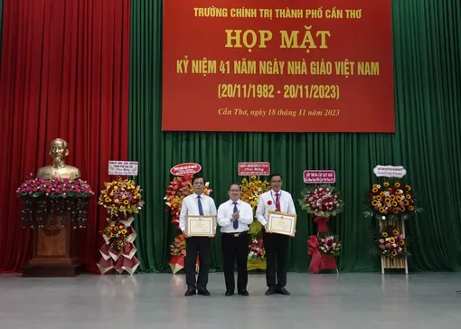 Trường Chính trị TP Cần Thơ họp mặt kỷ niệm Ngày Nhà giáo Việt Nam