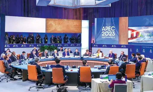 APEC thông qua Tuyên bố Cổng vàng<br>“Tạo dựng một tương lai bền vững và tự cường cho mọi người dân”