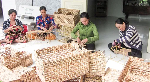 Để người trẻ gắn bó với nghề truyền thống