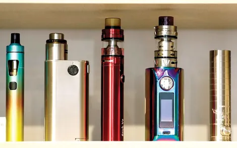 Giới trẻ hút thuốc lá điện tử sớm, dễ nghiện các chất khác