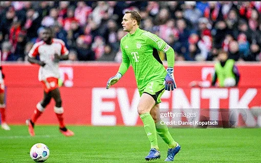 Sự trở lại ngoạn mục của Neuer