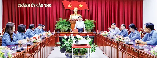 Lãnh đạo thành phố gặp gỡ đoàn đại biểu dự Đại hội Công đoàn Việt Nam lần thứ XIII