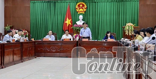 Thống nhất đề nghị HĐND thành phố xem xét, ban hành các chính sách hỗ trợ hộ nghèo