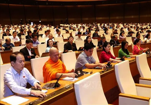 Thông qua 2 dự án luật, 1 nghị quyết, thảo luận 2 dự án luật