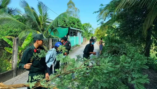 Tuổi trẻ xung kích đảm bảo an toàn giao thông