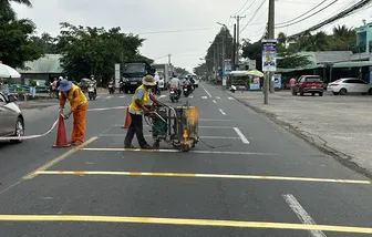 Lắp đặt hệ thống đèn cảnh báo giao thông khu vực trước cổng trường học