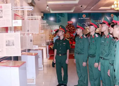 Khai mạc Triển lãm chuyên đề “Ký ức thời hoa lửa”