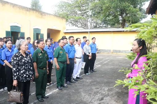 Tuổi trẻ TP Cần Thơ giao lưu với các nhân chứng lịch sử