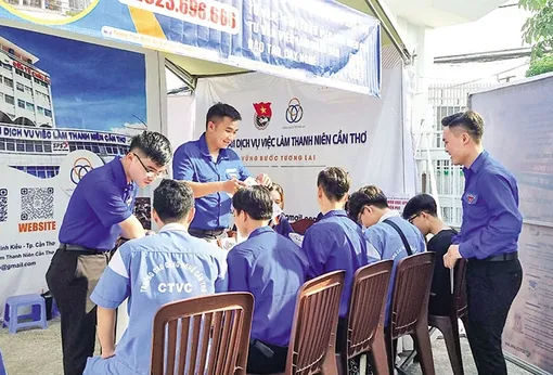 Kết nối việc làm cho lao động trẻ