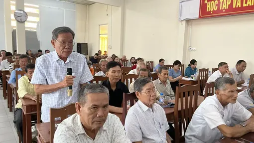 Cử tri Thốt Nốt, Cờ Ðỏ đề nghị khẩn trương khắc phục tình trạng thiếu thuốc, vật tư y tế trong các cơ sở khám, chữa bệnh công lập