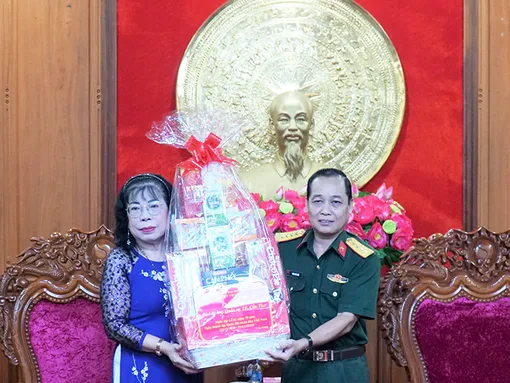 Ban Đại diện Hội thánh Báp - Tít Nam Phương TP Cần Thơ chúc mừng Ngày thành lập Quân đội nhân dân Việt Nam