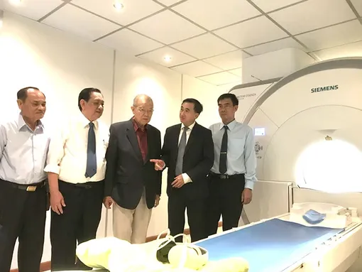 Bệnh viện Đa khoa Hòa Hảo - Medic Cần Thơ nhận Bằng khen của Bộ Y tế