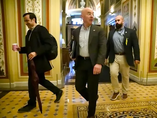 Giới lập pháp Mỹ căng thẳng trước kỳ nghỉ lễ