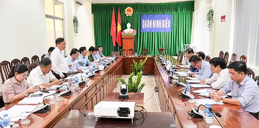 Đoàn Đại biểu Quốc hội TP Cần Thơ giám sát công tác bảo vệ môi trường tại quận Ninh Kiều