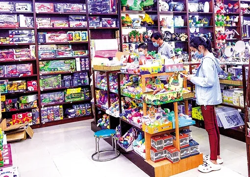 Nhộn nhịp thị trường quà tặng Giáng sinh