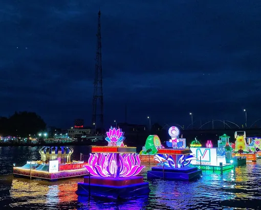 Lần đầu trình diễn Drone Light tại Ngày hội Du lịch- Đêm Hoa Đăng Ninh Kiều, Cần Thơ lần thứ VI