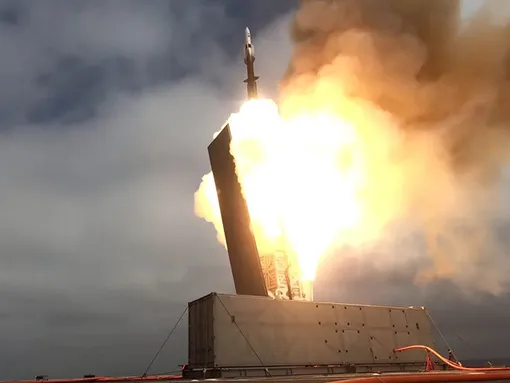 Cuộc đua lắp bệ phóng tên lửa container trên tàu chiến