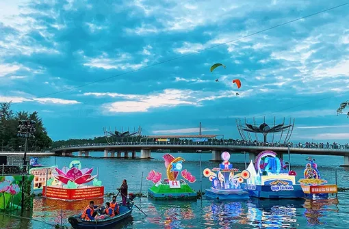 Xây dựng và phát triển Ninh Kiều thành quận đô thị hạt nhân, văn minh, hiện đại