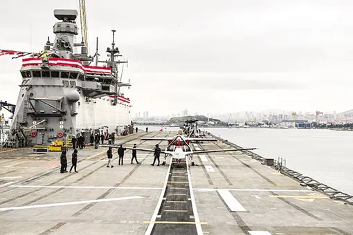 Sôi nổi cuộc đua phát triển tàu sân bay UAV