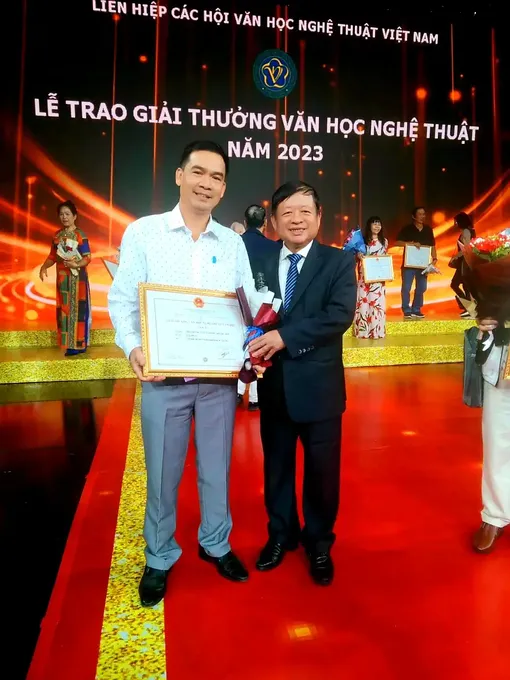 Tiến sĩ Tăng Tấn Lộc được trao Giải thưởng Văn học Nghệ thuật năm 2023