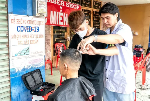 Cắt tóc đổi... nụ cười!