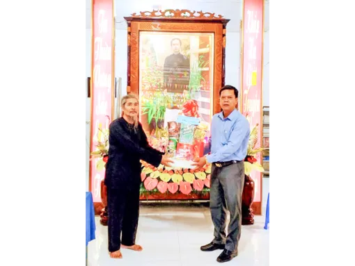 Thăm, chúc mừng nhân kỷ niệm lần thứ 104 Đản sinh Đức Huỳnh Phú Sổ, Giáo chủ Phật giáo Hòa Hảo