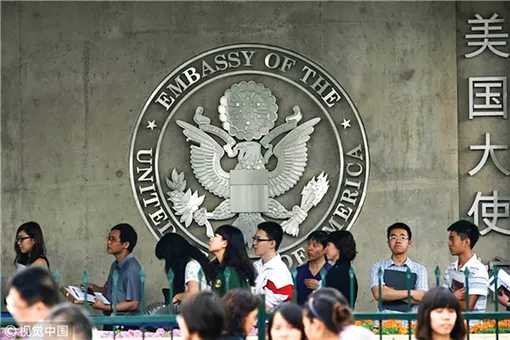 Trung Quốc tố Mỹ “quấy nhiễu” du học sinh nước này