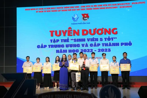 Cần Thơ: Kỷ niệm 74 năm Ngày truyền thống học sinh, sinh viên và Hội Sinh viên Việt Nam
