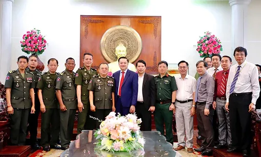 Ðoàn công tác Cục Phát triển -  Bộ Quốc phòng Campuchia chúc Tết TP Cần Thơ